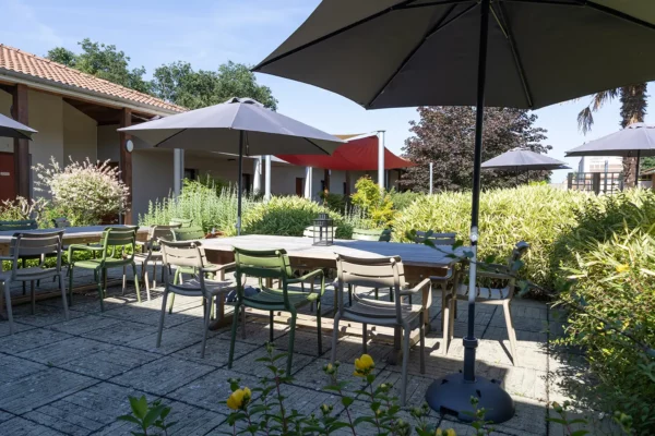 LE PATIO-JARDIN-963